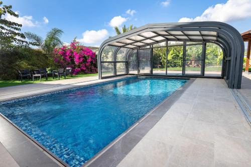Yarka Apartment | אחוזת כנען - וילה מדהימה עם בריכה פרטית מחוממת מקורה וג'קוזי