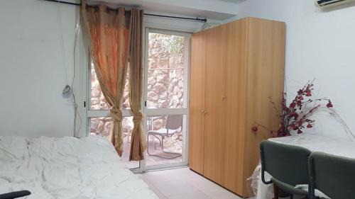 Safed Apartment | דירת חדר זוגית