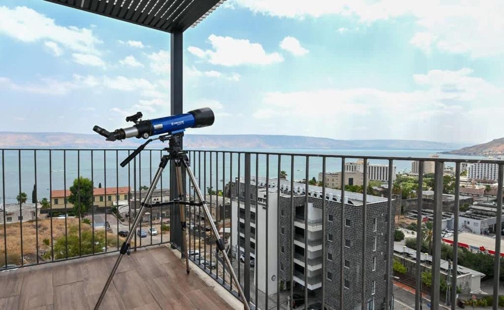 Tiberias Old City House | דירת מגדלור 26- דירת 2 חדרי שינה וסלון עם נוף כנרת