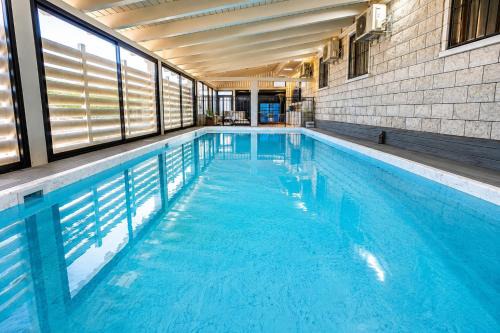 Beit Jann Apartment | לה וילה - וילה משפחתית עם בריכה פרטית מחוממת ומקורה