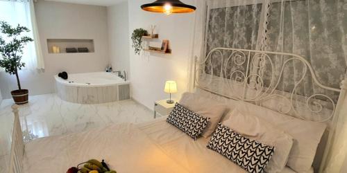 Poriyya Apartment | נווה שחר- צימר משפחתי מקסים עם ג'קוזי פרטי ובריכה ליד הכנרת