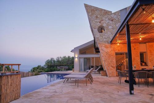 Amirim Villa | רום אמירים - מתחם אירוח מהמם עם בריכות מחוממות מול נוף עוצר נשימה
