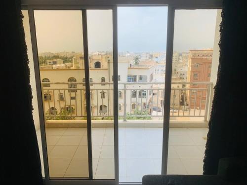 Salalah Apartment | شقة غرفة وصالة واسعة مع اطلالة متميزة داخل مجمع زهرة الخريف