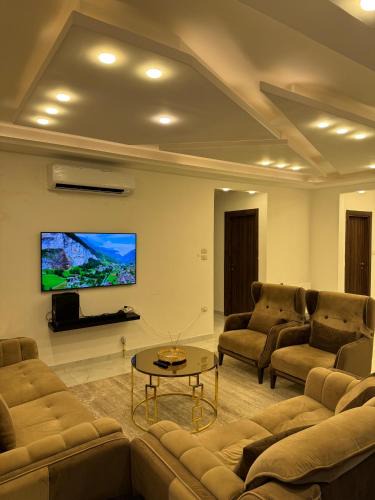Al Jubeiha Apartment | شقة مفروشه فاخرة للايجار الاردن عمان