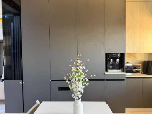 Jordan Apartment | شقه مفروشه على الطاقه الشمسيه فرش فاخر جدا ط4