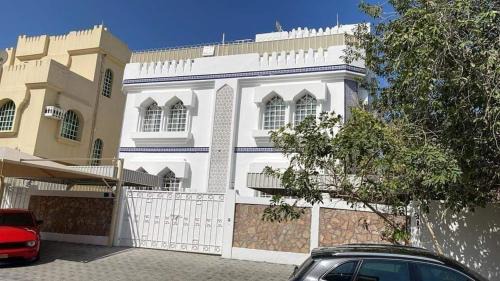 Al Khuwair Apartment | غرفه بحمام خاص