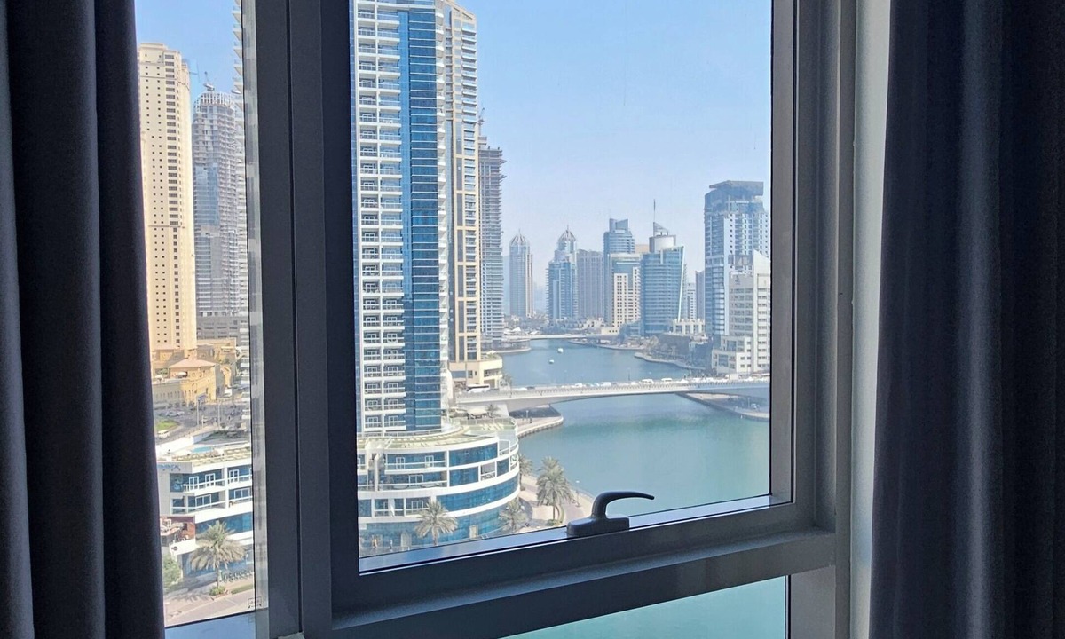 Dubai Apartment | 1 BR w/balcony in Bay Central Towers. 5 min to the beach! Full Marina view