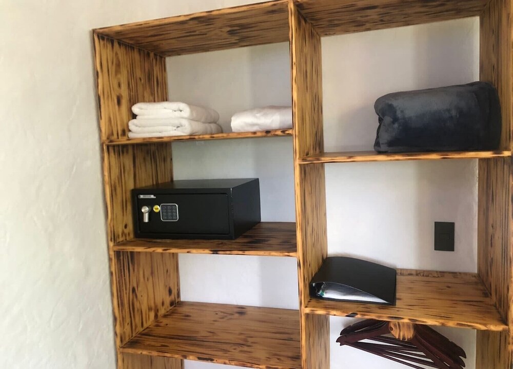 La Fortuna Apartment | #15 Stylish Rustic Studio XL & Outdoor JACUZZI