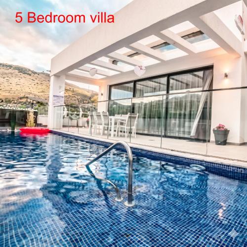 Migdal Villa | 2 וילות צמודות מהממות - בריכה ג'קוזי וחדר ממ"ד פרטיים בכל וילה