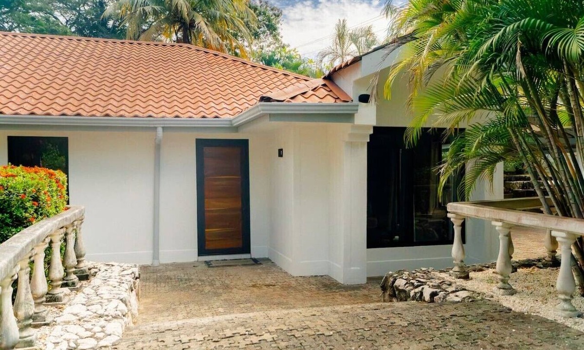 Coco House | 2BR, 2BA Family Home/2 Min Drive to Coco Beach & Town/Grill & Shared Pool