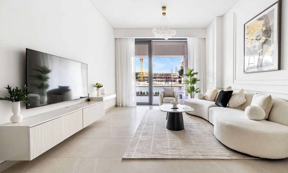 Al Safa Apartment | 2BR M Huge Terrace Direct Canal Access