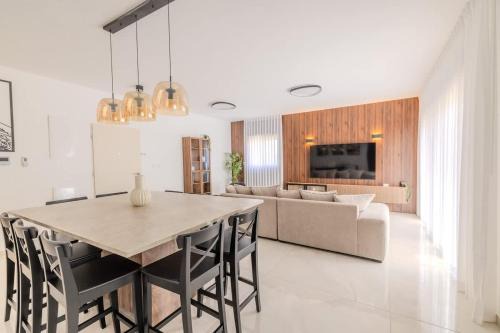 Haifa Apartment | 2BR the most wonderful APT BY MadrigalRentals