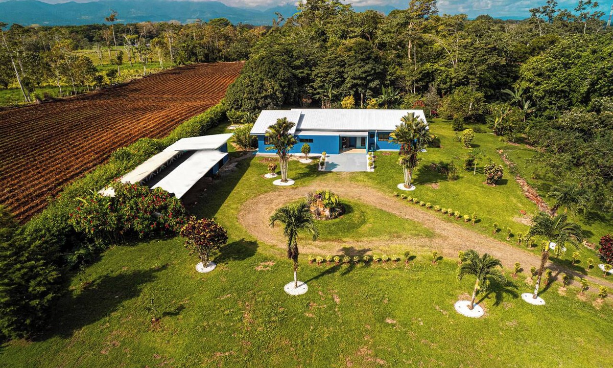 Los Angeles House | 3 Bedroom Escape - 15 Min from La Fortuna