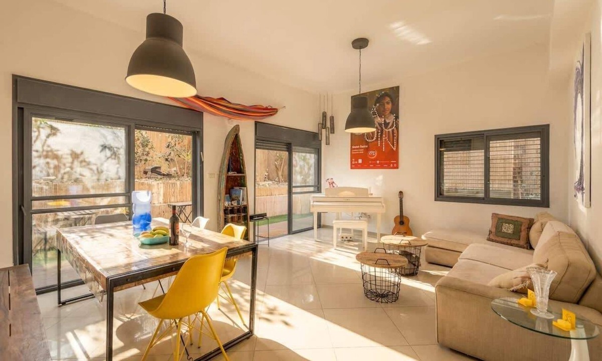 Tel Aviv City Center Apartment | 3BR Garden & Cinema · Near Beach | By SweetyGuest