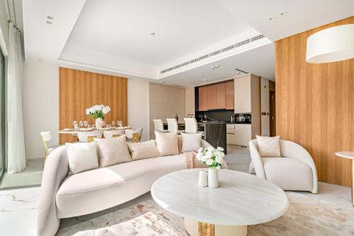 Dubai Villa | 3BR Luxury Townhouse with Garden