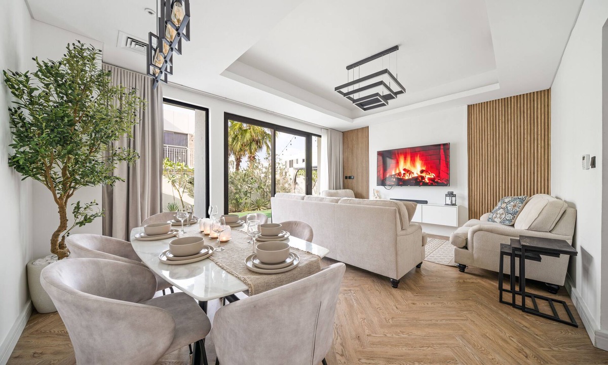 Dubai Villa | 4 Bedroom Villa - Modern and Upgraded- Damac Hills 2