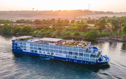 Aswan Boat Rental | 4-Day 3-Night Guided Nile Cruise from Aswan to Luxor every Monday, Wednesday & Friday Departures