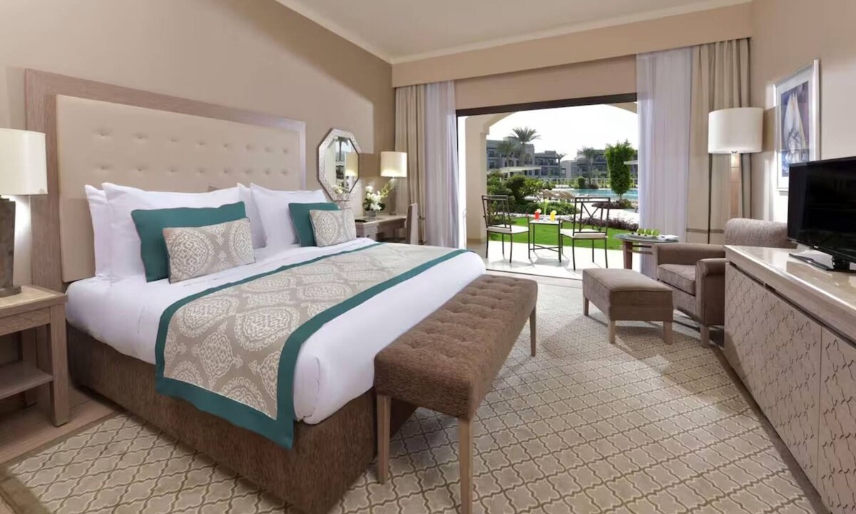 Sharm El Sheikh Hotel | 4 Restful Rooms with Pool Access near Beach and Local Attractions