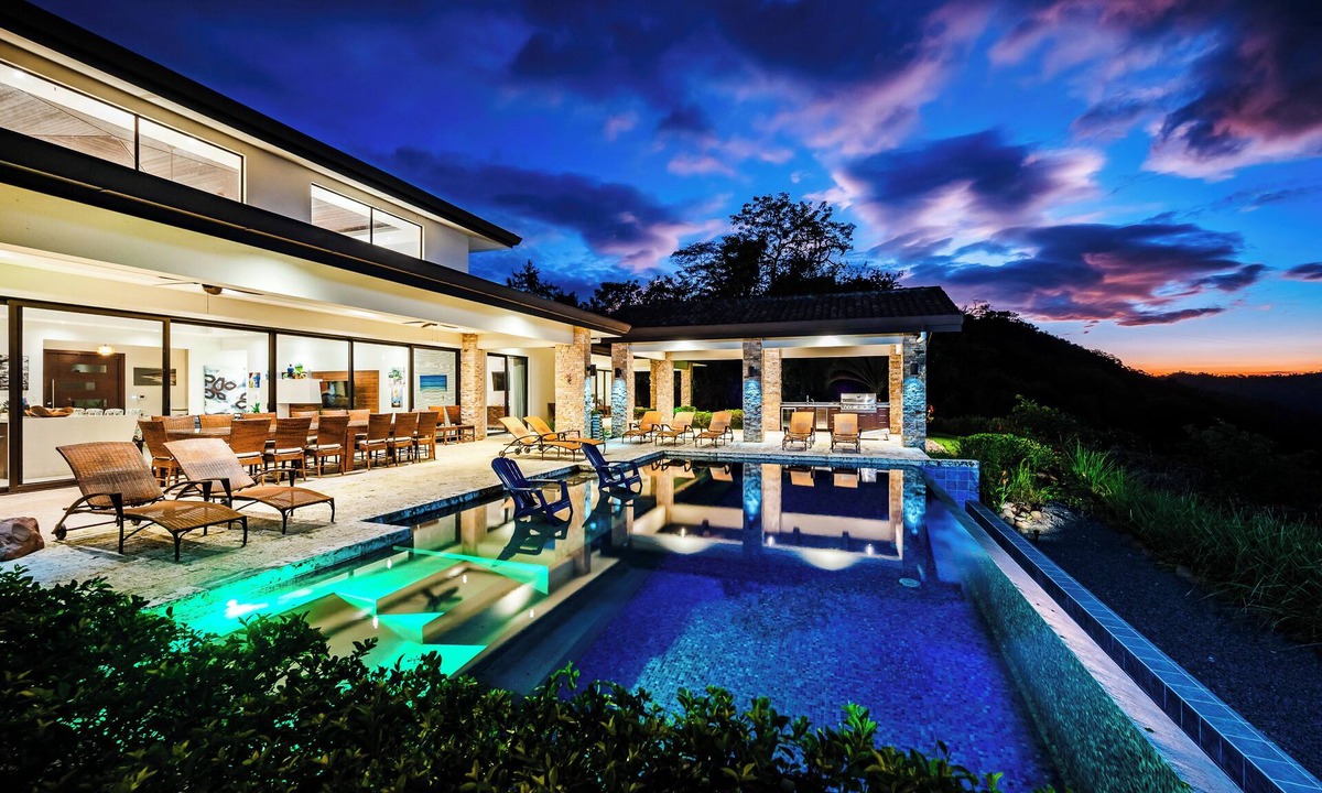 El Ocotal House | 5 MINUTES TO BEACH! Dazzling Luxury Hilltop Estate w/MASSIVE Outdoor Oasis!