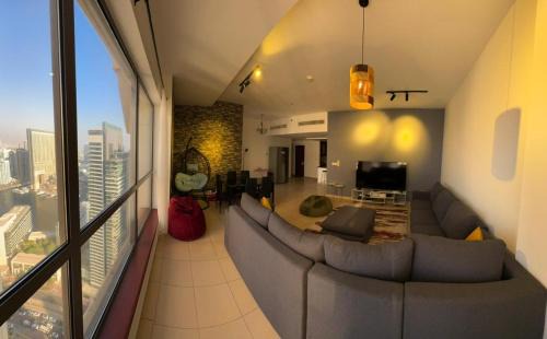 Jumeirah Beach Residence Hotel | 50 Shades of stay