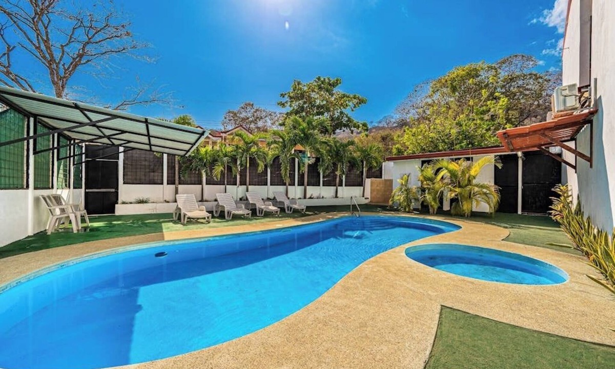 Coco Apartment | Accessible, modern apartment with high-speed Wi-Fi, Netflix & pool