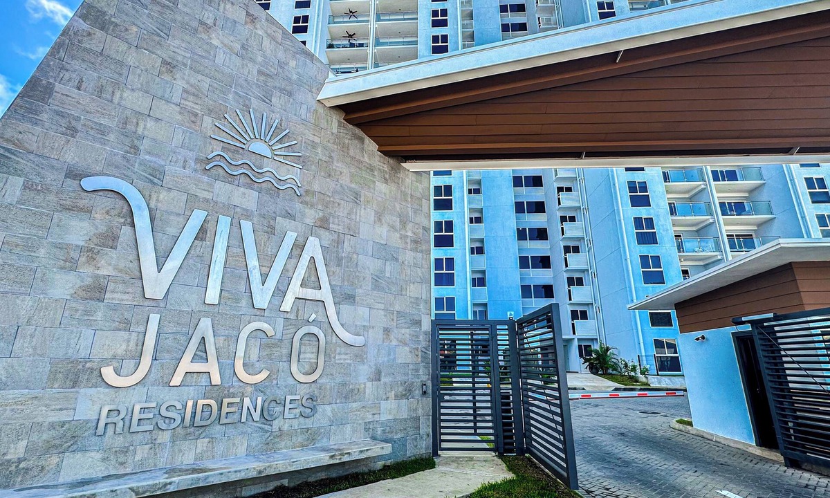 Cerro Plano Condo | Across from Jacó Beach/8th Floor Mountain View