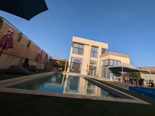Al Jizah Ski Chalet | Aeropuerta Mini Villa - Private self check-in Layover near Airport