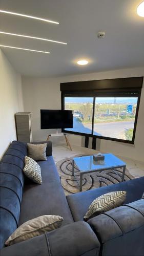 Al Jizah Apartment | Airport sky