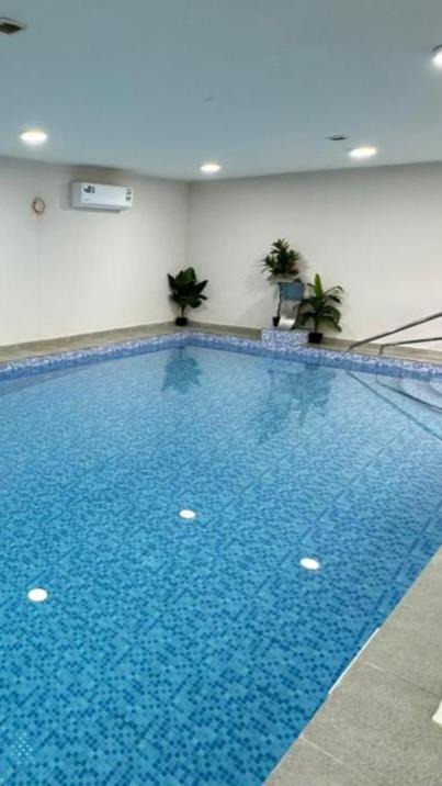 Salalah Ski Chalet | Al Hawli pool gathering