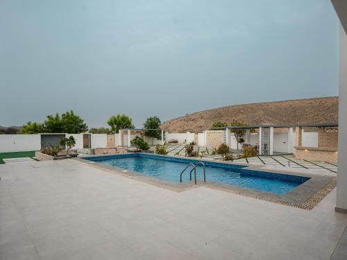 Rustaq Apartment | Al-Salam Villa-Family Pool & Private Garden