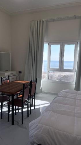 Tiwi House | Al Tasnem Beach
