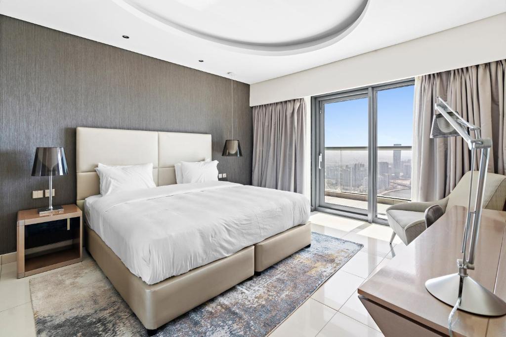 Business Bay Apartment | ALiving Elegant 1BR I Burj Khalifa View I Paramount Towers- 6103