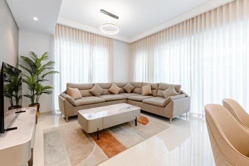 Madinat Zayed Villa | ALiving Modern 3BR Townhouse I Family-Friendly I DAMAC Hills 2