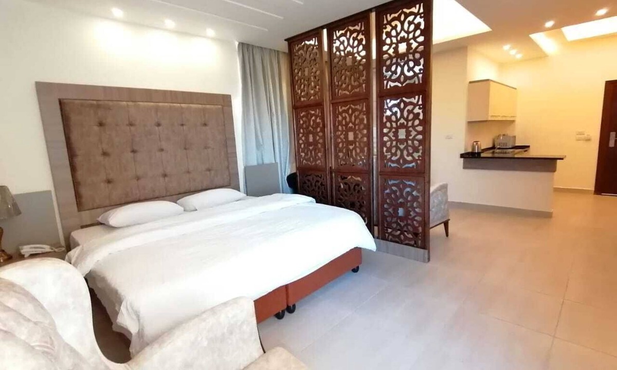 Al Jubeiha Apartment | Alqimah Royal Apartment Suite Luxury With Balcony