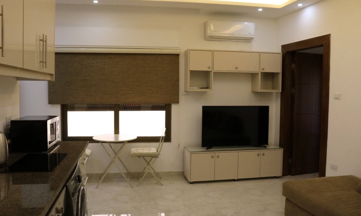 Al Abdali Apartment | Amazing one Bedroom Apartment in Amman, Elwebdah 7