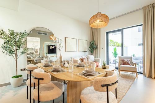 Abu Dhabi Villa | Amazing Townhouse - Yas Island - 5 min to Formula 1, Ferrari World, Warner Bros, Sea World - Designer's Choice