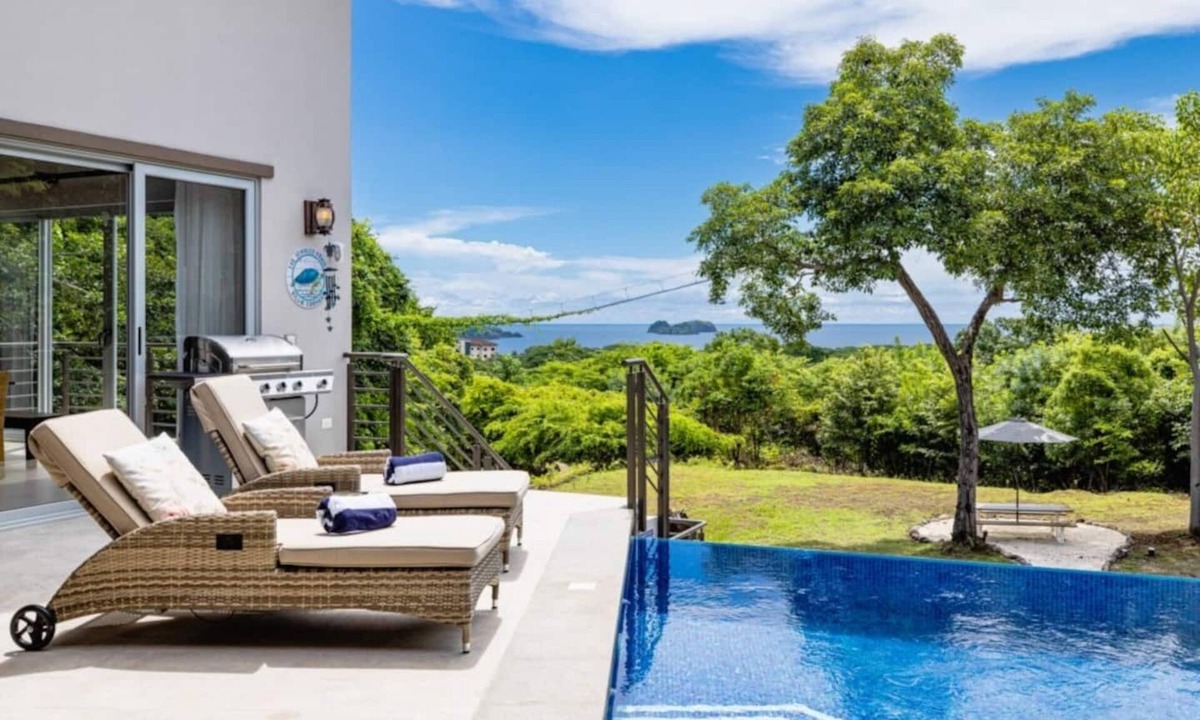 Panama Beach House | Amigos de Tortuga 4 BR Villa Private Pool Oceanview