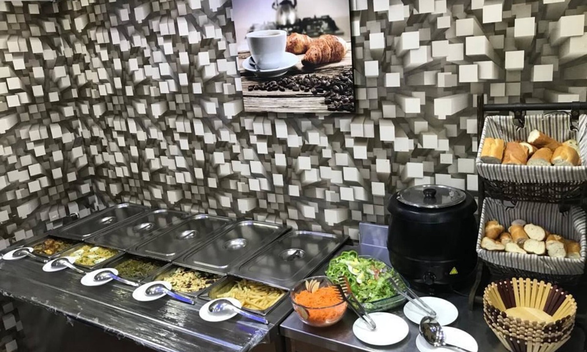 Al Sabkha Hotel | Ana Palace Hotel