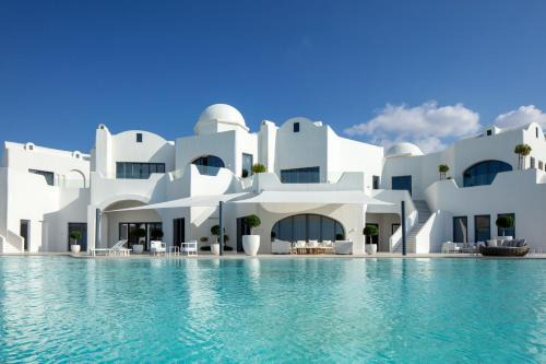 Ghantoot Resort | Anantara Retreat Santorini Abu Dhabi - Adults Only