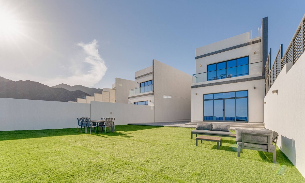 Sharm Villa | Arabian Gulf and Mountain Views 4BR Villa w/AsstRm on Al Dana Island, Fujairah