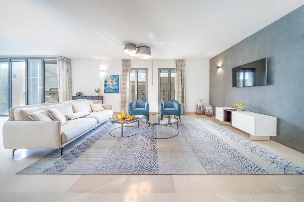 Jerusalem City Centre Apartment | Art Apartment In Mamila - Mamila Residence - With jacuzzi
