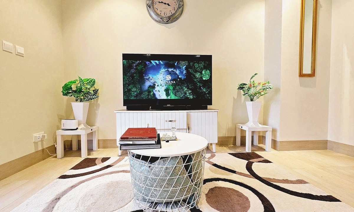 Taqah House | BAIT AZUZ, Elegant suite in Havana