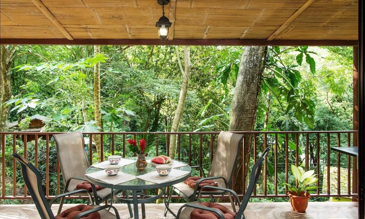 Quepos House | Bali inspired Casa Cascada w/Jungle views & pool