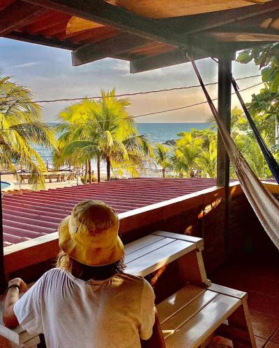 El Transito Bed & Breakfast | Bananoz Surfhouse