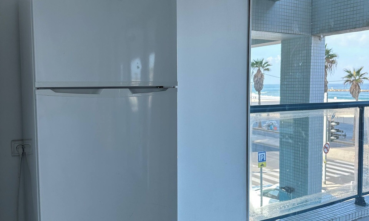 Kerem HaTeimanim Condo | Beach front 2-bedroom with Water View in Tel Aviv-Yafo
