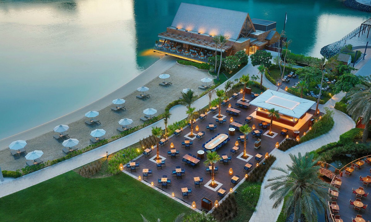 Al Zahiyah Hotel | Beach Rotana Residences