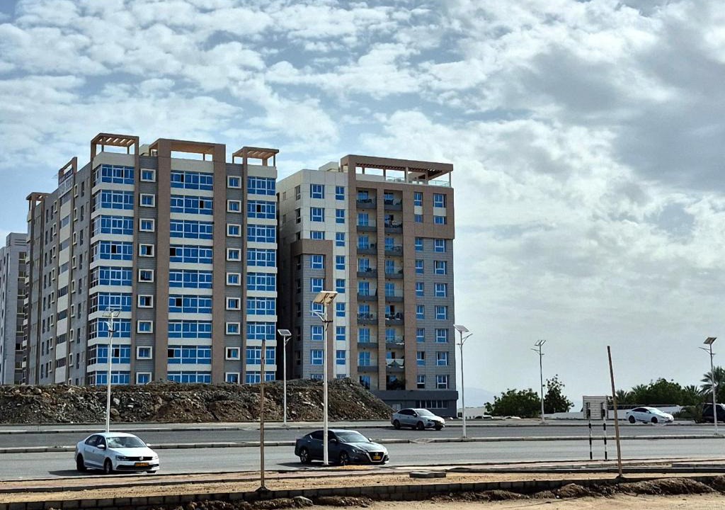 Al Ghubrah Ash Shamaliyyah Apartment | Beach star residency 2