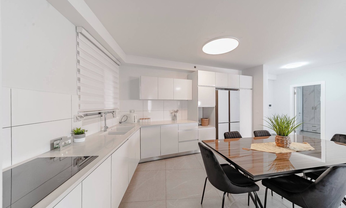 Ashkelon House | Beach vicinity, shopping G-level, parking. Near playground. Shabbat elevator