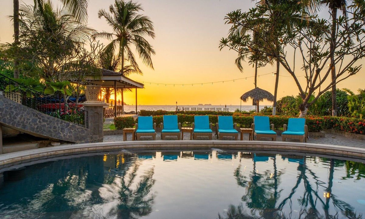 Potrero Villa | Beachfront Estate | Private Chef, 9 BR, Sleeps 26 - Casa Taj