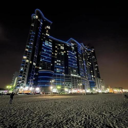 Rumailah Apartment | Beachfront Luxury Family Apartment with Pool, Gym, Jacuzzi - AJMAN Corniche UAE
